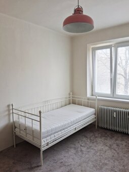 Priestranný 2-izbový byt s balkónom - 8