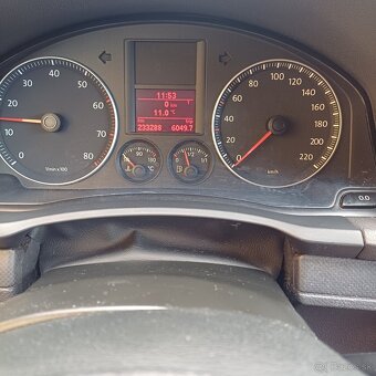 Volkswagen Golf 5 1.4 benzín - 8