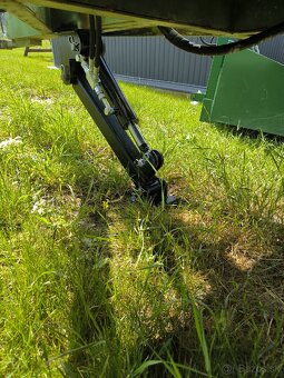 Oporná hydraulická noha na vlečku - 8