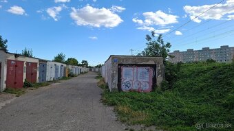 Predám suchú peknú veľkú garáž KE Juh Jarmočná ul. po rekonš - 8