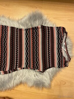 2x obtiahnuté šaty - 8