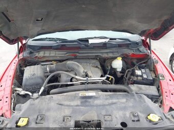 Dodge Ram 5.7 2013 Lehce bourany - 8