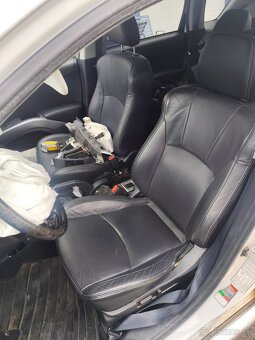 Predám Peugeot 4007 2,2 l. havarovaný. - 8