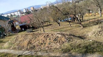Chatka so záhradou v Dubnici nad Váhom - 8