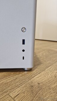 Extra kvalitná PC mATX mini ITX skrinka Jonsbo D30 - 8
