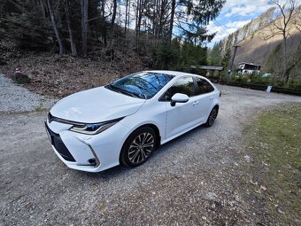predam TOYOTA Corolla 1,8 hybrid STYLE 2024, len 4700km - 8