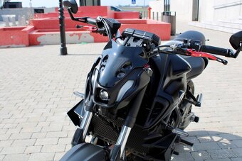 Yamaha mt 07 - 8