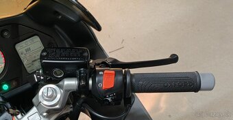 Honda VFR 800 FI - 8