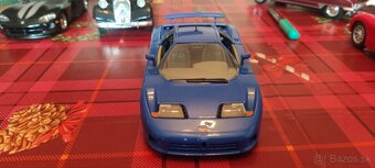 1/24 burago welly - 8