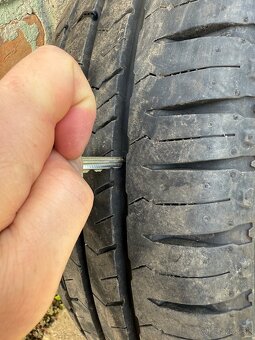 Letné pneu 215/70 r15C dodávka (200€) - 8