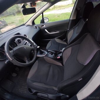 Peugeot 308 - 8