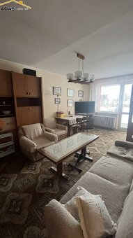 Ponúkame 3- izbový čiastočne zrekonštruovaný byt s loggiou. - 8