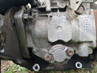 Predám diely na peugeot 205 1.8D. - 8