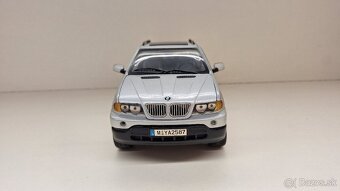1:18 BMW X5 - 8