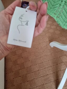 hráškovozelené pletené šaty s visačkou S - 8