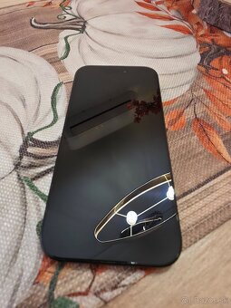 Apple  - iPhone 15 (v záruke) 128GB - 8