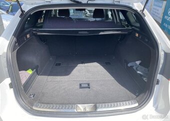 Hyundai i40 1.7-104kW-NAVI - 8