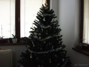 Kreslo s drevom-Dvojkreslo, 2xThon" a vianočný stromček - 8