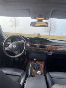 BMW E90 330i SportPaket - 8