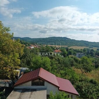 Znížená cena. Na predaj rodinný dom s obrovským... - 8