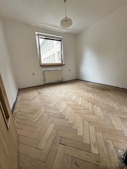 PREDAJ 3 - IZBOVÝ TEHLOVÝ BYT BLÍZKO CENTRA MESTA - 8