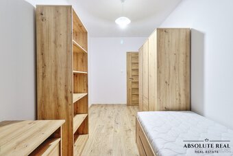 2i byt, Bratislava – Karlova Ves, Ľ. Fullu, predzáhradka - 8