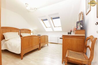 JEDINEČNÝ 7 IZ. RD S MOŽNOSŤOU DVOJGENERAČNÉHO BÝVANIA - 8