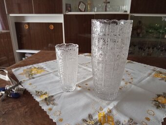 Predám staré keramické vázy - 8