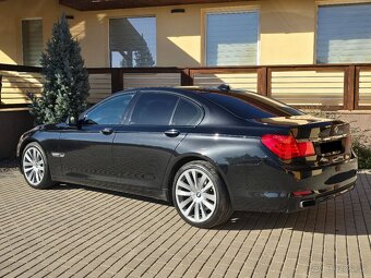 BMW Rad 7 740d - 8
