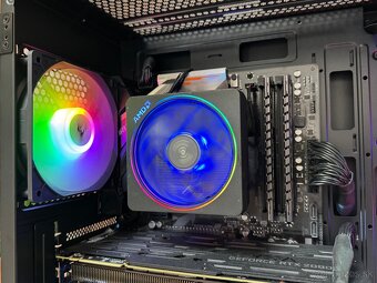 Ryzen 7 3800XT \16GB\RTX 2080Ti\SSD\850W Zdroj - 8