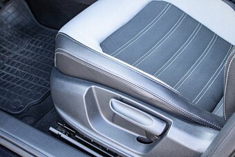 Volkswagen Jetta 2.0 TDI Highline - 8