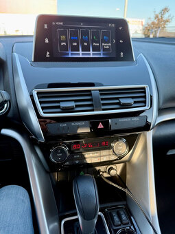 Mitsubishi Eclipse Cross 2021 1.5T Intense CVT 2WD + ťažné - 8