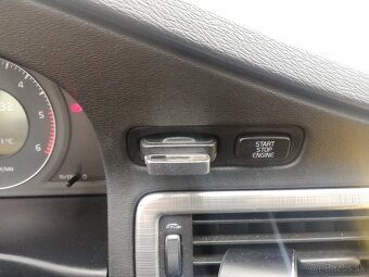 Volvo V70 D5 136kw - 8