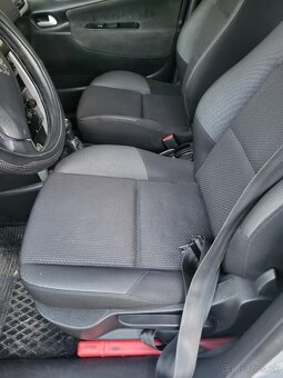 Peugeot 207 - 8
