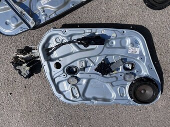Hyundai i30 Combi 07-12 zadné pravé svetlo, mechanizmus okna - 8