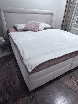 Čalúnená posteľ 180x200 s matracmi - 8