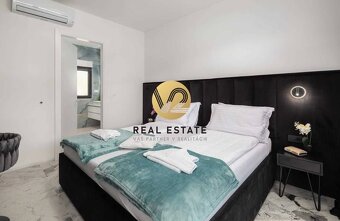 FOR SALE NA PREDAJ exkluzívna vila pri mori, priamo na plá - 8