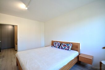 Prenájom 3 izb.yt v širšom centre Popradu s garážovým státim - 8