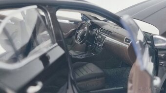 Škoda Superb 1:18 - 8