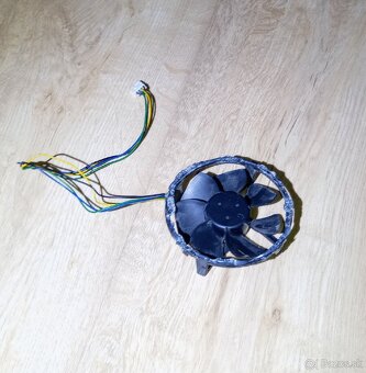 Grafické karty a ventilátor - 8