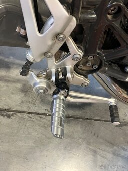 BMW R Nine T - 8