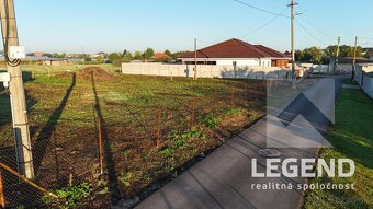 Stavebný pozemok Nesvady, 589 m2, malá tichá ulička - 8