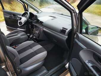 VW SHARAN  2.0TDI 103KW 140PS UNITED NAVI ŤAŽNÉ R17 MOD 2010 - 8