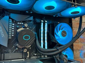 Ryzen 7 5800X3D\32GB\RTX 4070Ti\SSD\1000W Zdroj - 8
