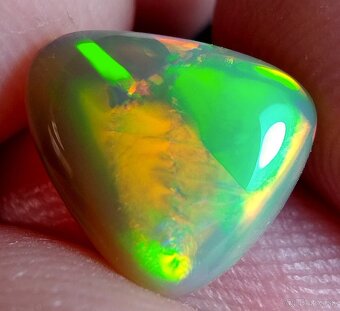 Drahý opál 2,40cts freeform WELO ETIOPIA - 8