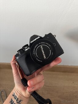Olympus OM-D E-M10 Mark III s 2 objektívmi a príslušenstvom - 8