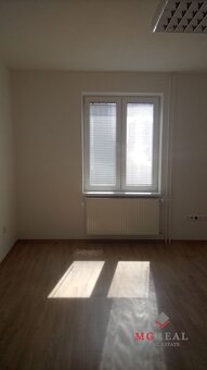 Kancelárske priestory pre 8-10 ľudí v blízkostii Centrálnom - 8