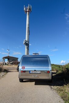Mini obytny príves / karavan - teardrop trailer - 8