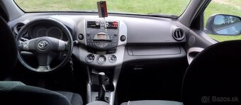 Toyota RAV4 2.0 Benzín - 8