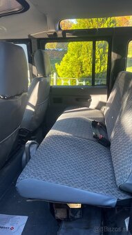 Predám Land Rover Defender TD5 110 - 8